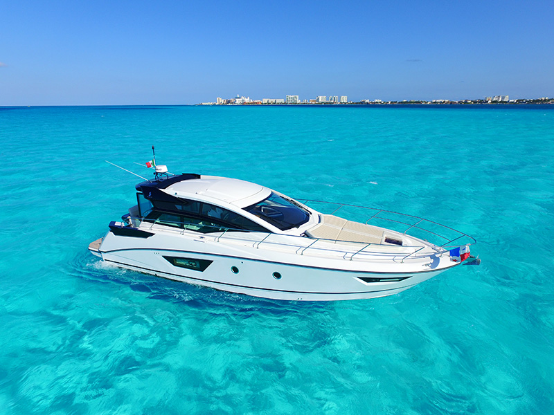 yacht cancun
